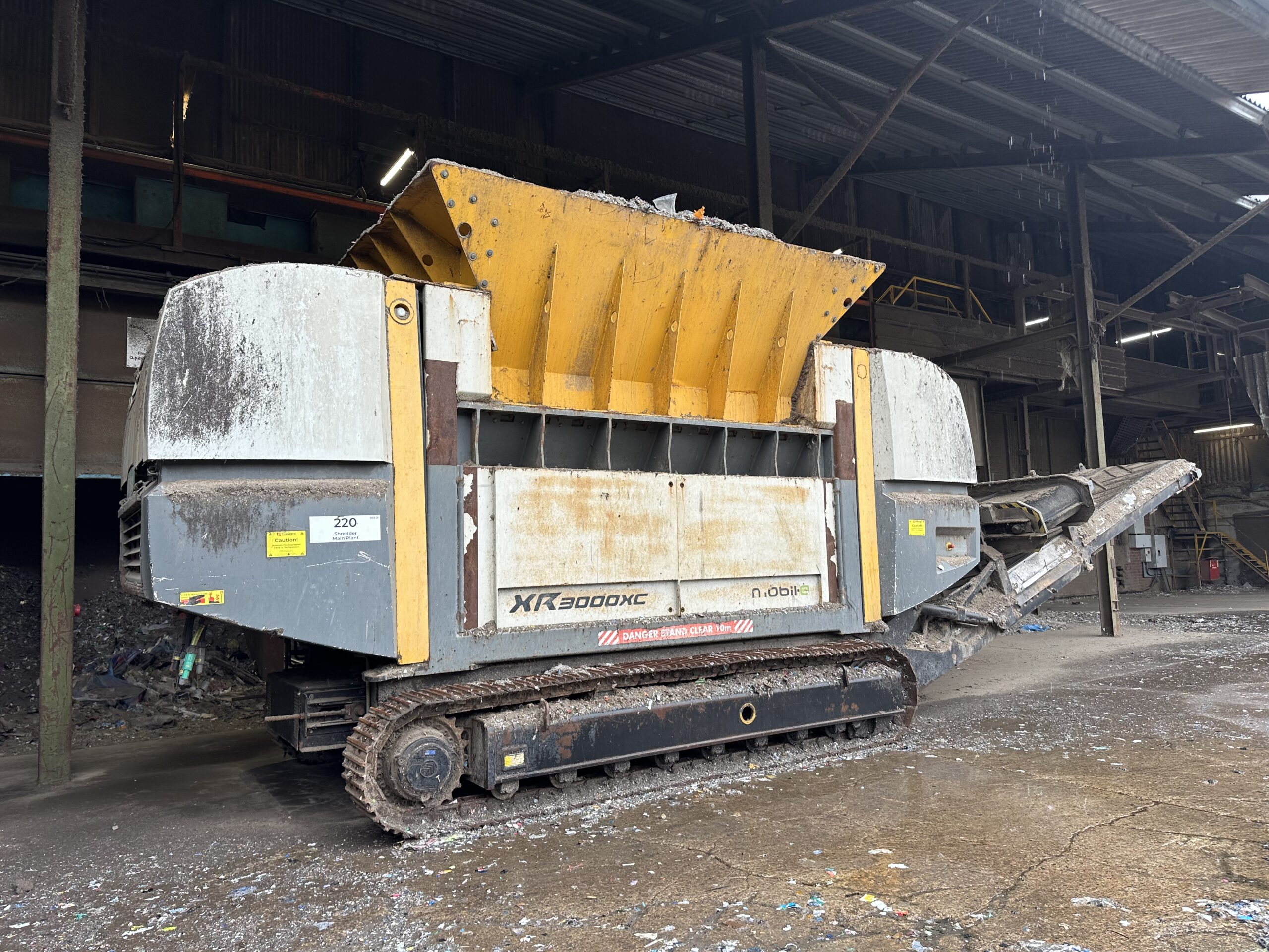 UNTHA XR3000XC Mobil-e Single-Shaft Shredder.