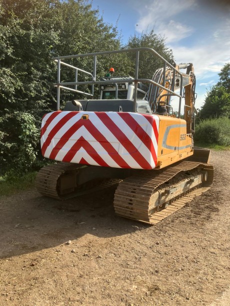 Liebherr Excavator R922LC