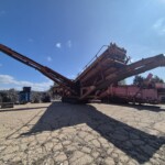 Extec S-5 tracked mobile screener