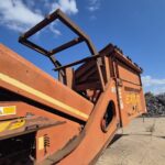 Extec S-5 tracked mobile screener