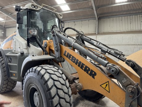 Liebherr Shovel Long Arm L538