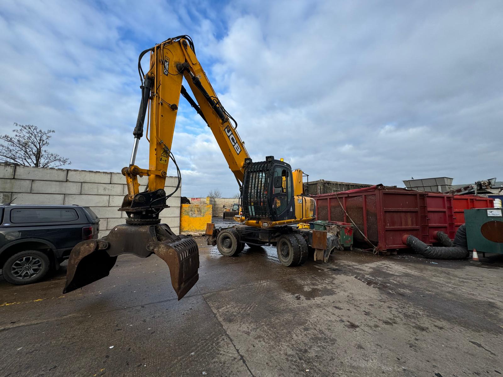 JCB JS20 MH – Material Handler