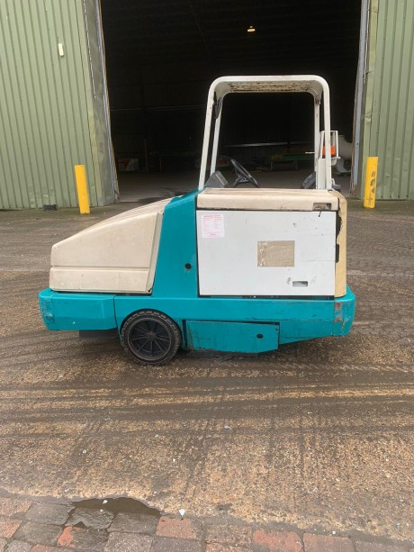 Tennant Pedestrian Road Brush .