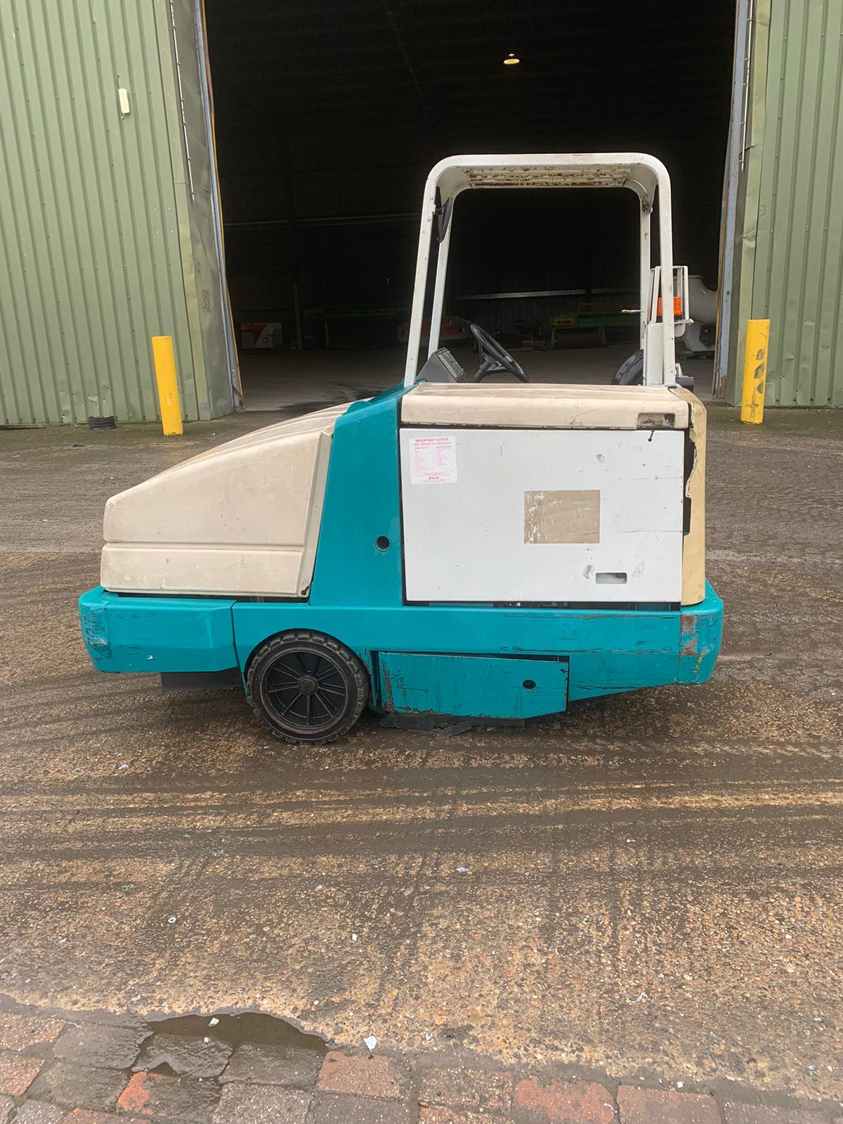 Tennant Pedestrian Road Brush .