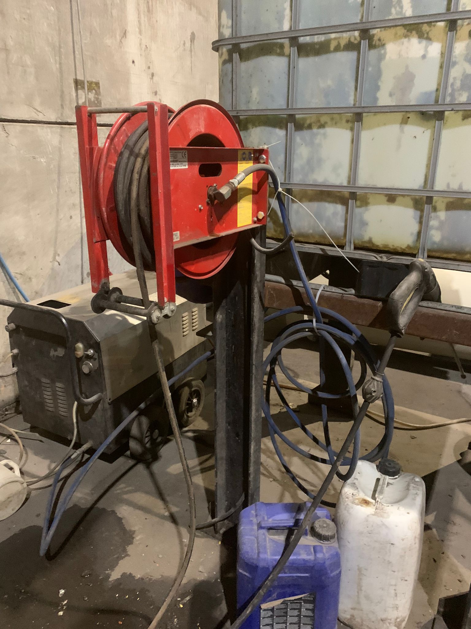 Aqua max 3 jet washer.