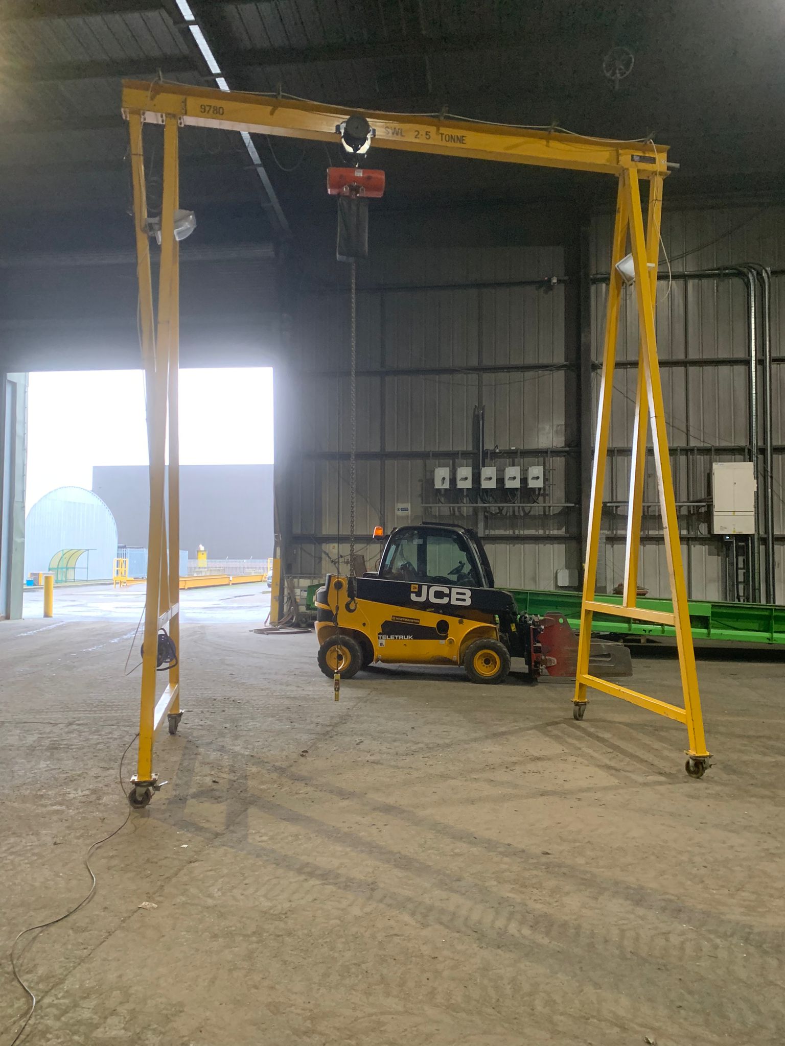 Mobile Workshop Crane