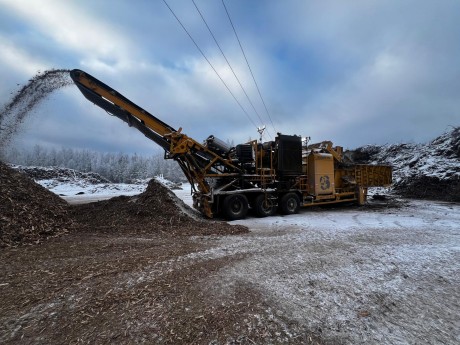 CBI Magnum Force 4800 horizontal grinder