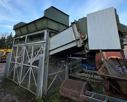 DUO Freestanding Belt Feeder DUO Freestanding Belt Feeder